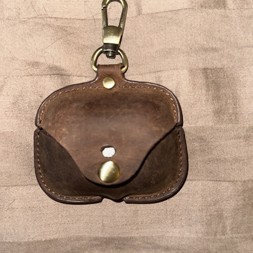 Genuine Leather AirPod, Pro 1-2-3 case - Picture 5 of 8